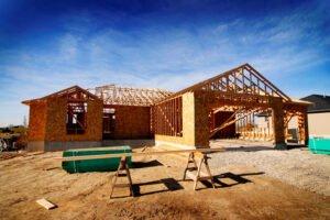 Строительство жилья начинает восстанавливаться с 17,3%