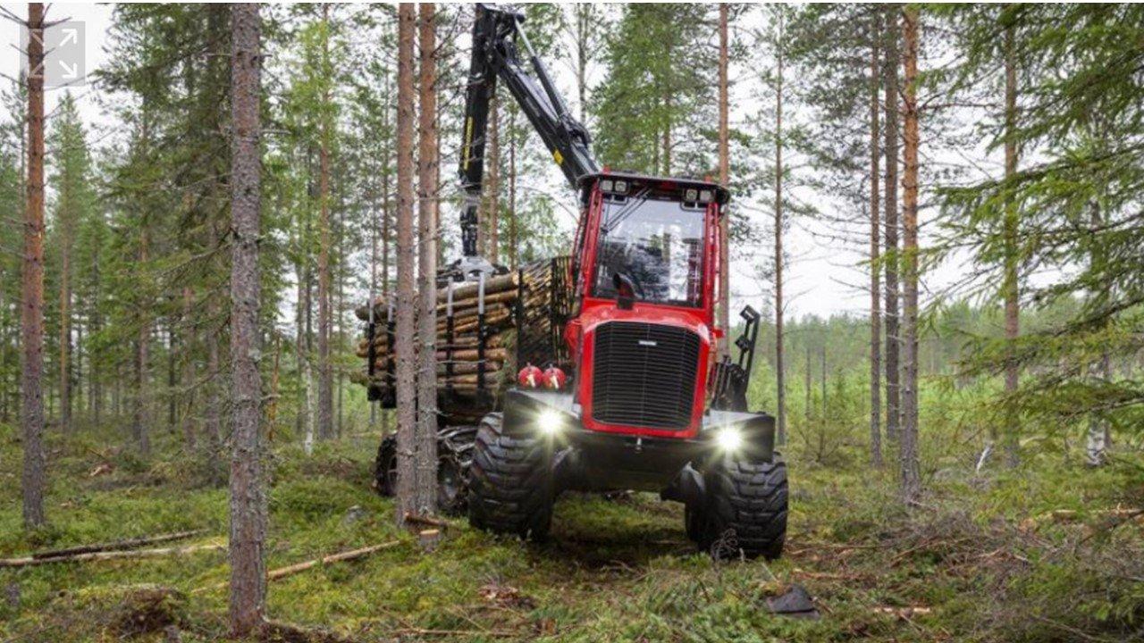 Три новых форвардера Komatsu