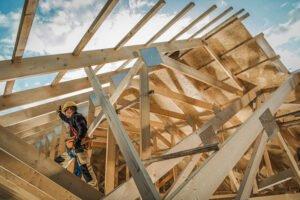 Нехватка древесины: в среднем новый дом стоит на 14000 долларов больше, чем в прошлом году.