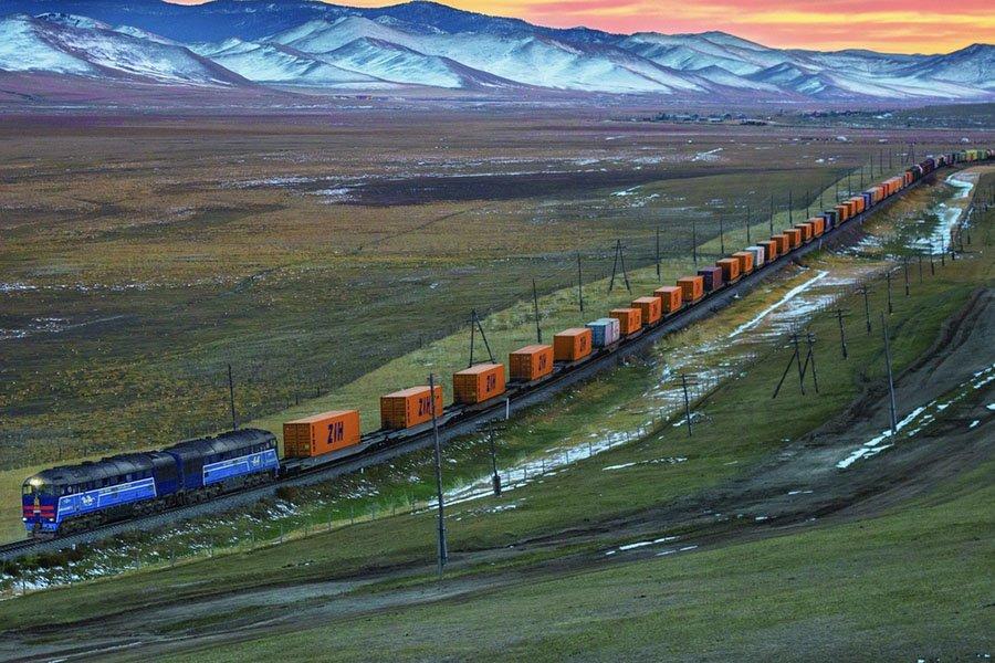 Количество грузовых поездов Китай-Европа продолжают расти в Центральном Китае