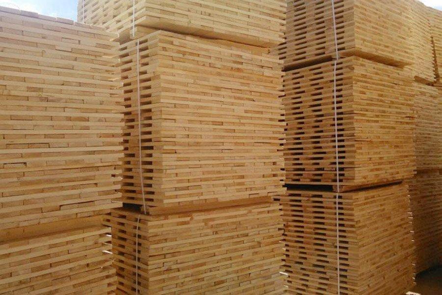 Сдерживающие котировки, полученные итальянскими покупателями пиломатериалов