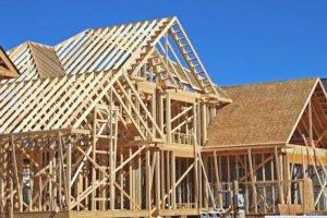 Рост цен на пиломатериалы замедляет строительство домов в США
