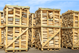 Цена на дрова в Чехии увеличилась более чем в два раза по сравнению с прошлым годом. Спрос растет из-за энергетического кризиса